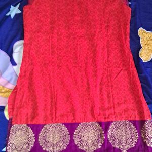 Women Panelled Straight Kurta, Block Printed With