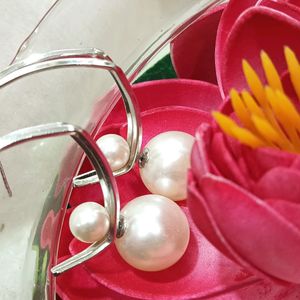 (₹90)Pearl Earrings