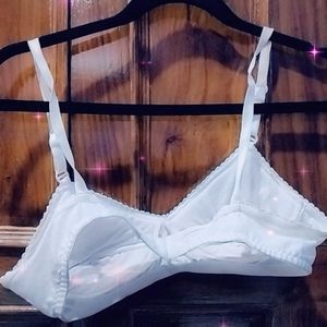 WHITE PADDED BRA WITH STAIN