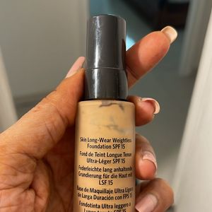 Bobbi Brown Foundation