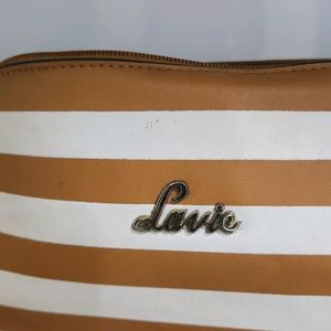 Lavie Brand Sling