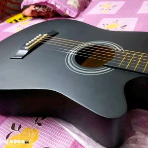 Guitar With Bag And Extra String