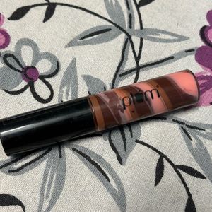 plum lip gloss