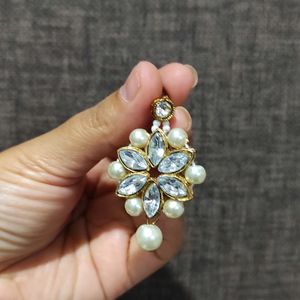 Kundan Earrings And Mangtika Set