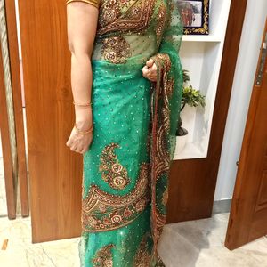 🔥Women Heavy Embroidered Partywear Saree🔥