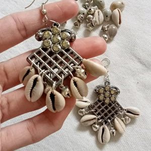 Cowrie Shell Earrings ✨