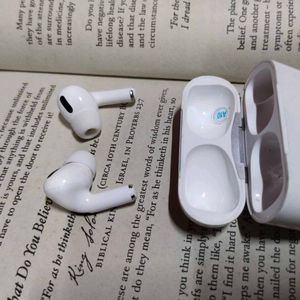 TWS Bluetooth Earbuds