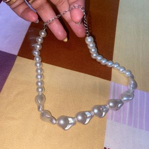 Authentic Elegant  Trendy Rich Pearls Necklace