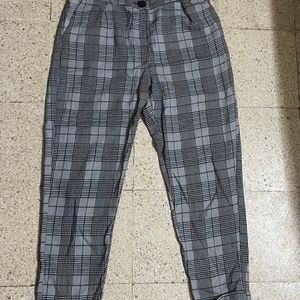 PRICE DROP !!Zudio - Black And White Checks Tro