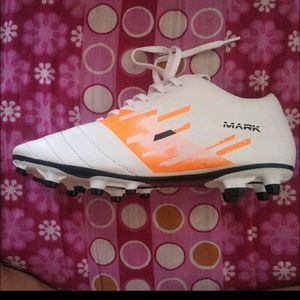 Spikes Shoes For Cricket