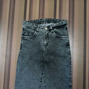 DG-77 Size-28 Straight Jenas