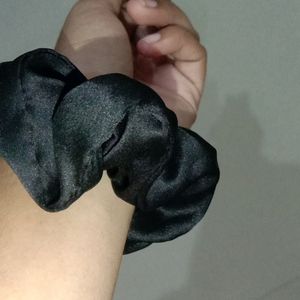 Hair Scrunchie (Black)