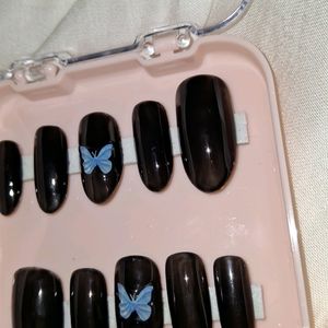 PRESS ON NAILS