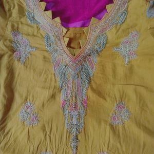 Embroidered Pakistani Kurta Or Dubatta