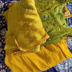 Green Yellow Thread Embroidery 3 Pcs Suit