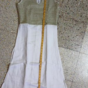 Raw silk designer kurti  with chinies caller with bottom border of 4 inch