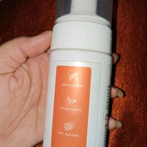 Nua Foaming Intimate Wash