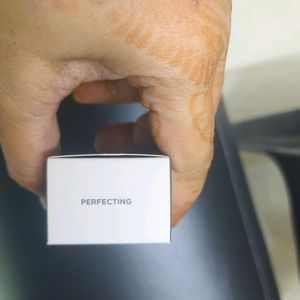 Laura Mercier Perfecting Canvas Primer