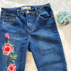 Embroidered Capri Jeans