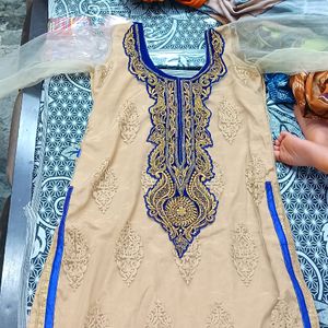 I'm Selling Heavy Work Kurti