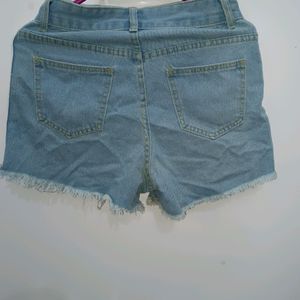 Casual Wear Denim Shorts For Womens