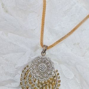 Beautiful Gold Flower Pendent