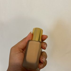 UNUSED Estee Lauder Foundation 30 Ml