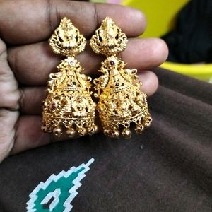 Jhumkas