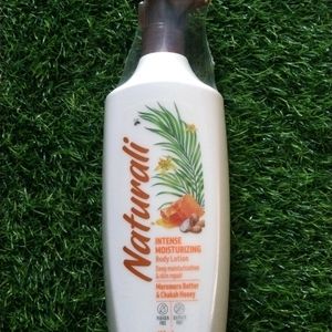 Naturali Intemse Moisturizer Body Lotion