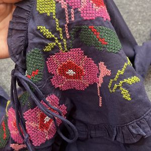 Embroidered Tunic Top 🌸