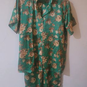 Clovia Satin Floral Green Nightsuit Xl