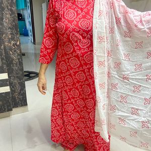 Bandej Red White Kurta With Dupatta