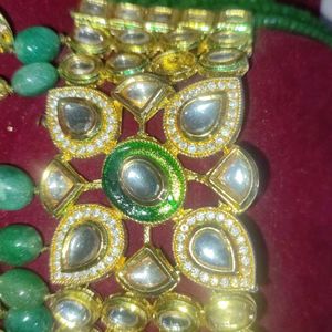 Traditional Green & Gold Kundan Choker Necklace Se