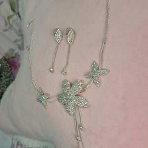 Chic Silver Coated Floral Necklace Set