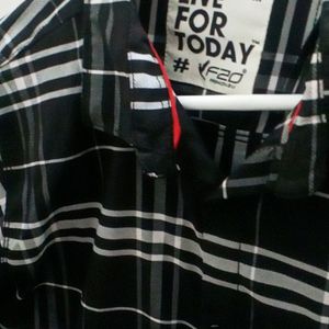 Black And White Checks Formal Men Shirt