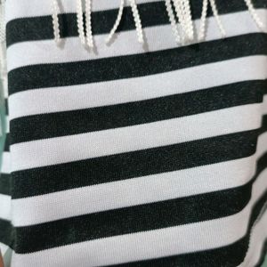 Black And Whit Stripped Top