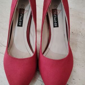 Imported  Maroon Heel In Good Condition