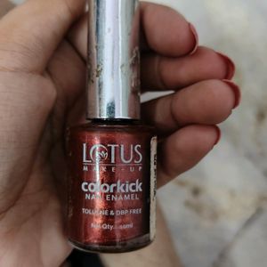 5 Lotus Nail Paints