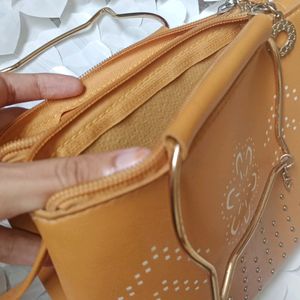 Beautiful Sling Bag 🛍️