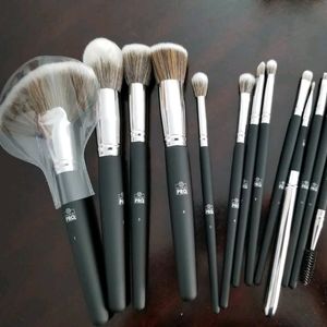 13 Piece Makeup Brushes Set