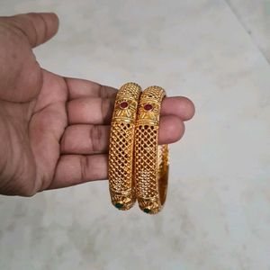 🥳🔴Combo Of Two 🔴🥳Bangles