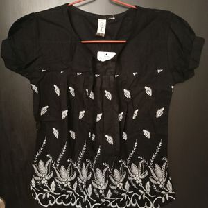 Black Cotton Pretty Top With White Designs