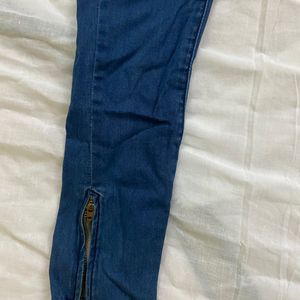 Ankle Length Mid Rise Jeggings