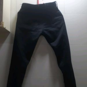 Skinny Pant Black Color