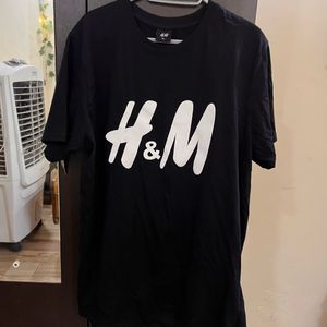 Black H&M Tshirt