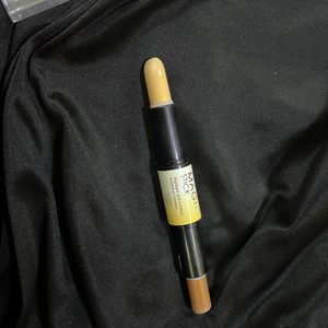 Contour And Concealer Sticks 2 In One.