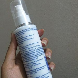 unused chamber moisturising cleanser