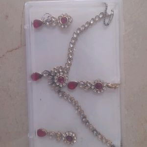 Necklace With Earrings And Maang Tikka