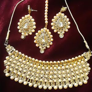 Kundan Necklace Set With Earing And Mangtika.