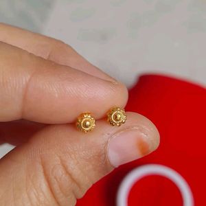 Pure Gold Studs